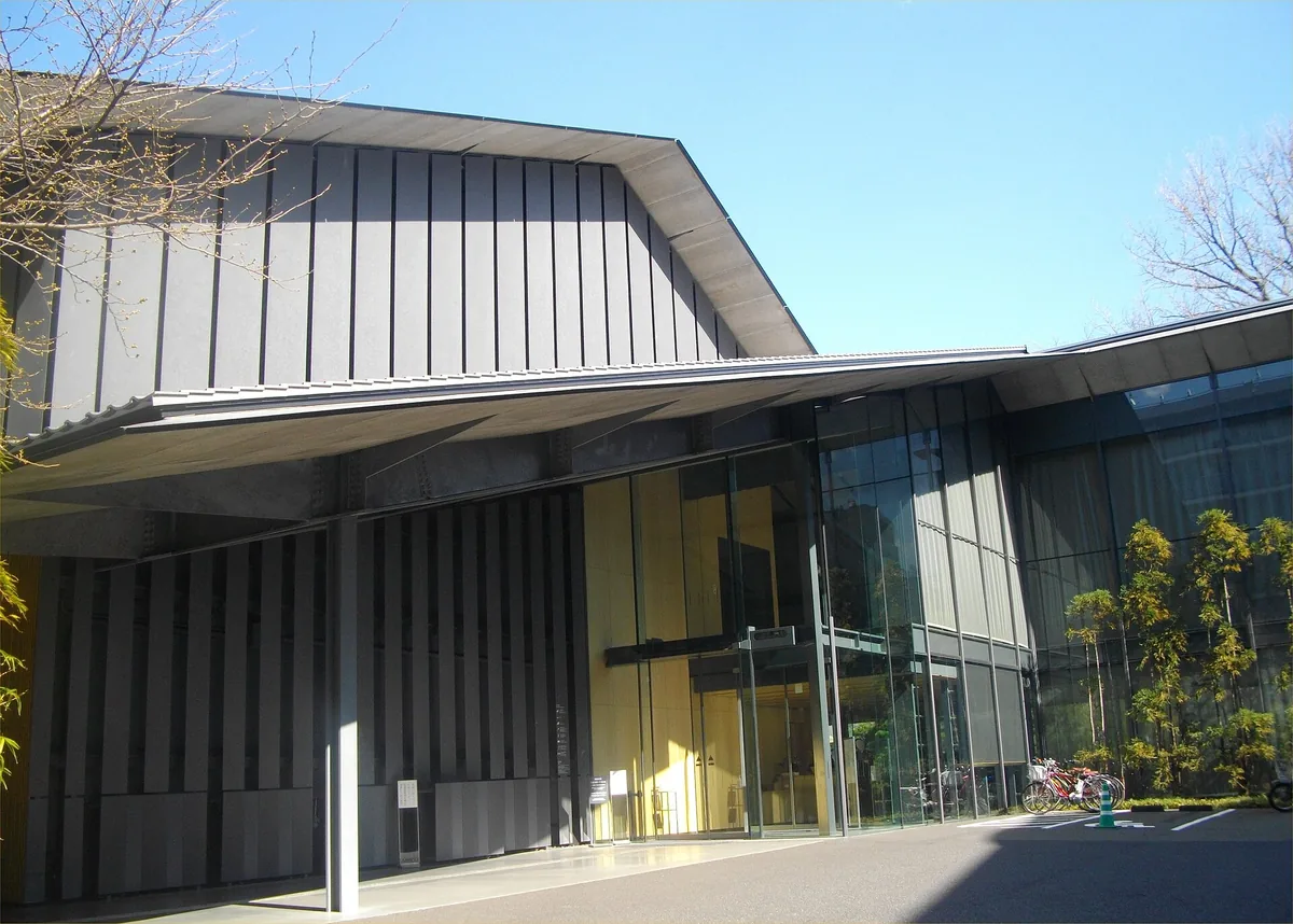 The long bamboo-lined approach to the Nezu Museum entrance in Aoyama